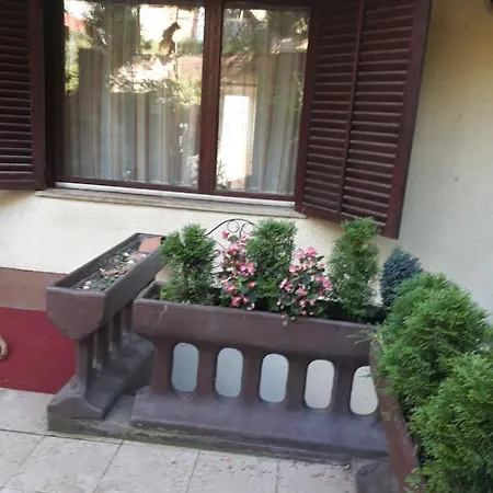 Townhouse * سراييفو