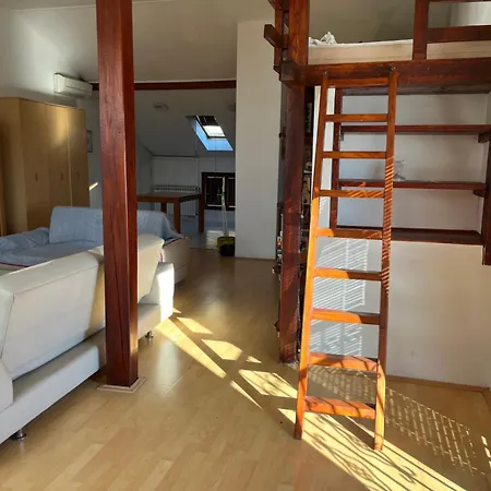 Townhouse منزل للإقامة